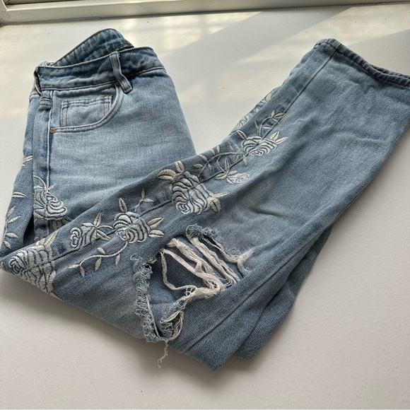 PACSUN Light Wash Floral Distressed Mom Jeans - Picture 1 of 7